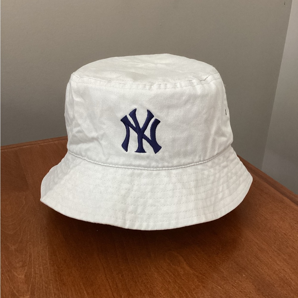 NY YANKEES official MLB bucket hat OS